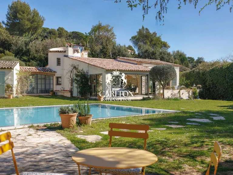 Property Saint-Paul-de-Vence - 5 bedrooms - 230m²