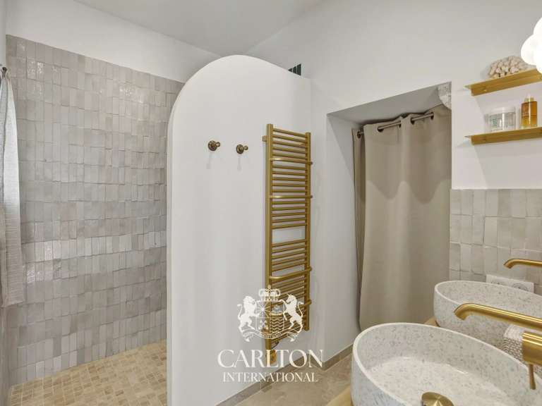 Property Saint-Paul-de-Vence - 5 bedrooms - 230m²