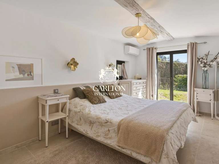 Property Saint-Paul-de-Vence - 5 bedrooms - 230m²