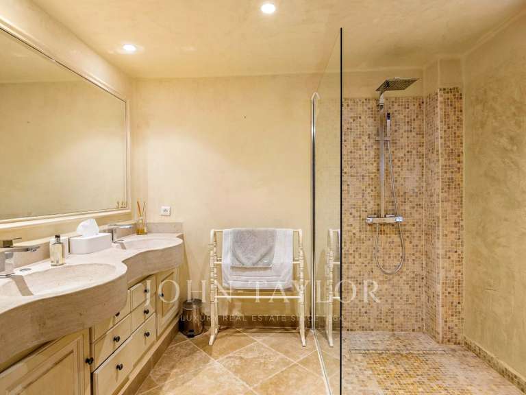 Propriété Saint-Paul - 6 chambres - 317m²