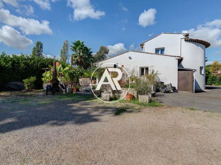 Villa Saint-Paul-de-Vence - 3 bedrooms - 139m²