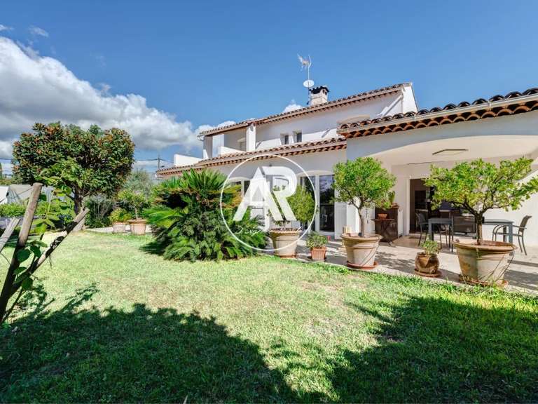 Villa Saint-Paul-de-Vence - 3 bedrooms - 139m²