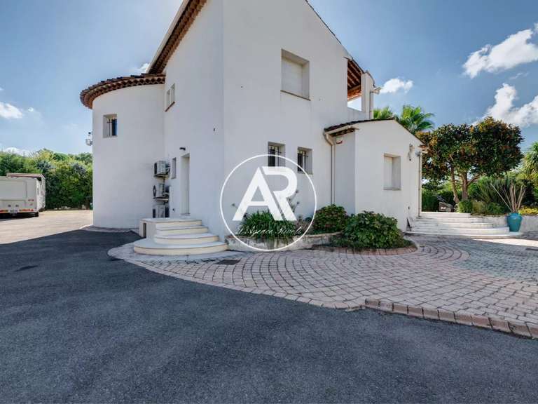Villa Saint-Paul-de-Vence - 3 bedrooms - 139m²