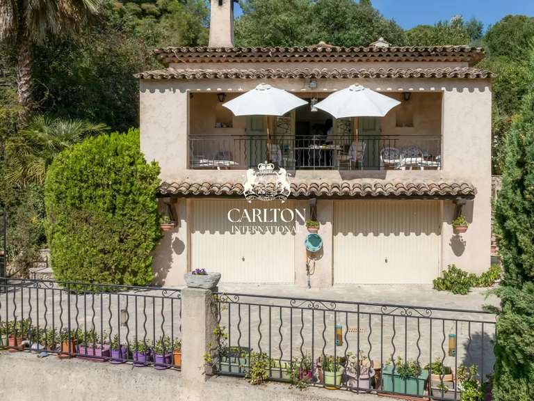 Villa Saint-Paul-de-Vence - 4 bedrooms - 176m²