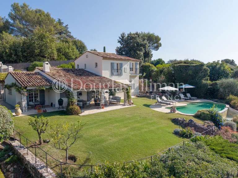 Villa Saint-Paul-de-Vence - 4 bedrooms - 218m²