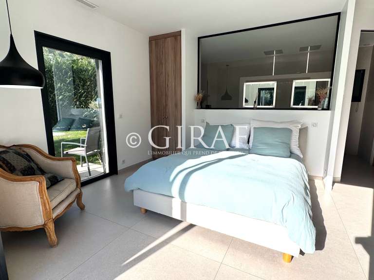 Villa Saint-Paul-de-Vence - 4 bedrooms - 230m²