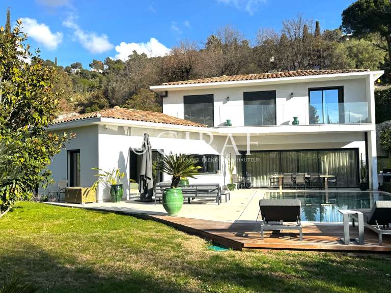 Villa Saint-Paul-de-Vence - 4 bedrooms - 230m²