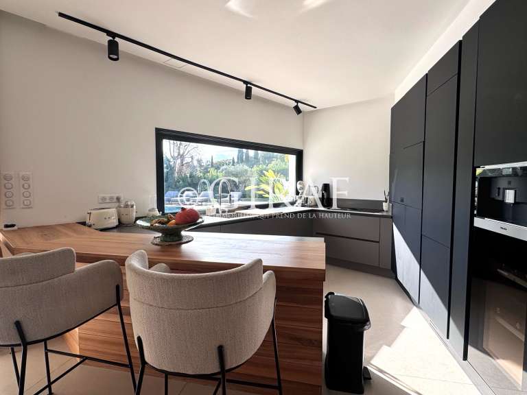 Villa Saint-Paul-de-Vence - 4 bedrooms - 230m²