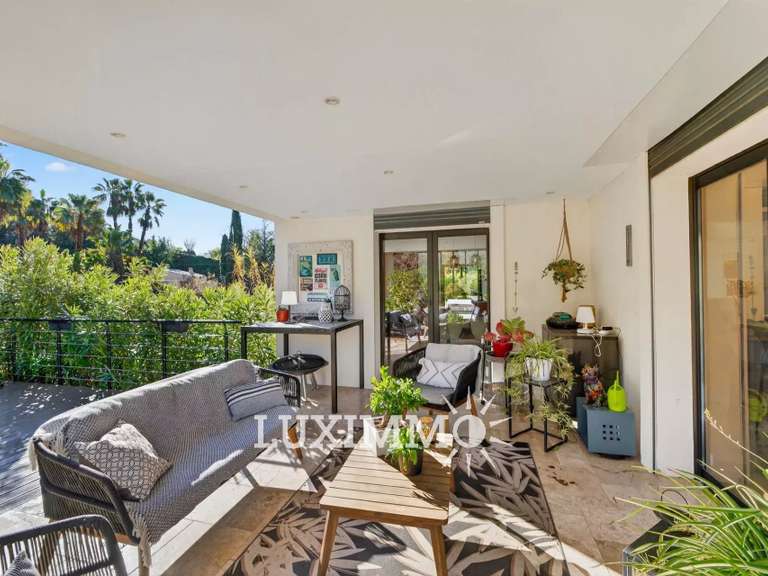 Villa Saint-Paul-de-Vence - 5 bedrooms - 262m²