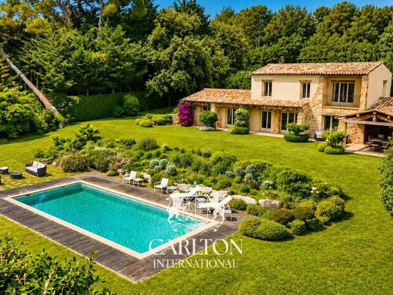 Villa with Sea view Saint-Paul-de-Vence - 5 bedrooms - 260m²