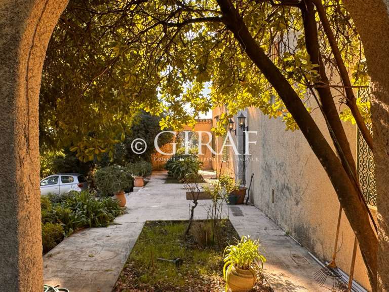 Villa Saint-Paul-de-Vence - 6 bedrooms - 350m²