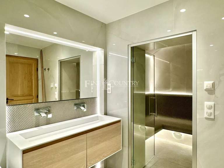 Villa Saint-Paul-de-Vence - 5 bedrooms - 295m²