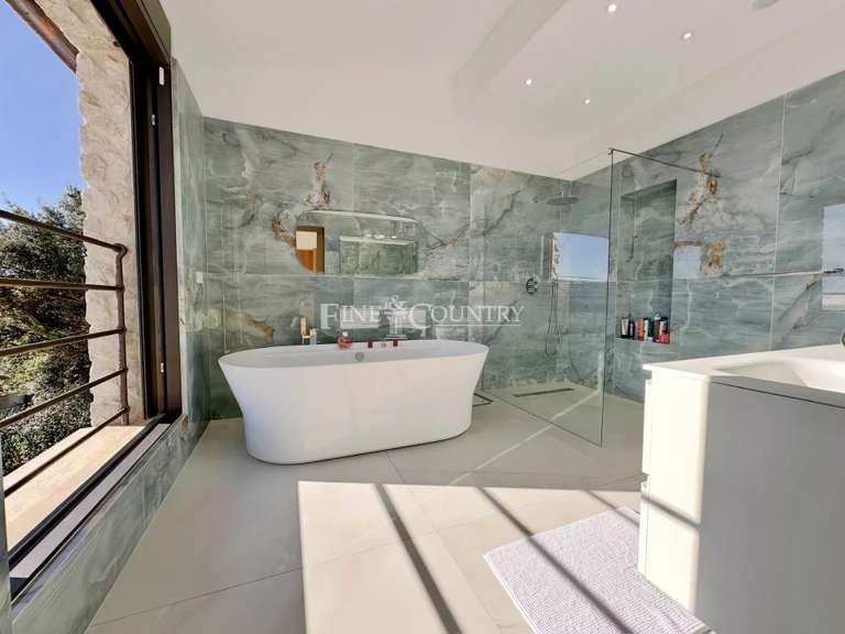 Villa Saint-Paul-de-Vence - 5 bedrooms - 260m²