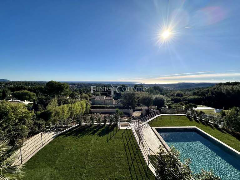 Villa Saint-Paul-de-Vence - 5 bedrooms - 260m²