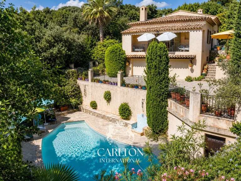 Villa Saint-Paul-de-Vence - 3 bedrooms - 176m²