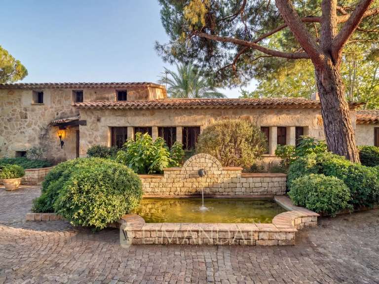 Villa Saint-Paul - 9 chambres - 460m²