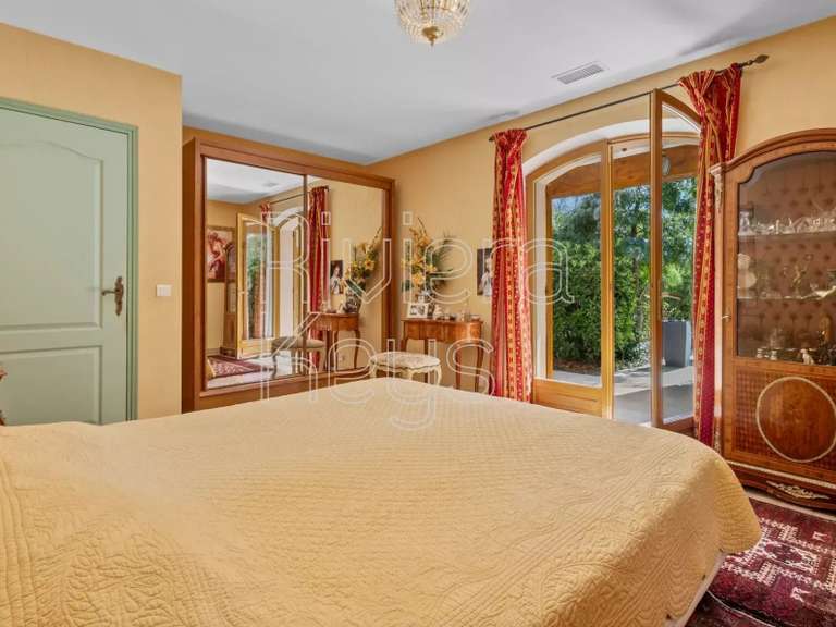 House Saint-Paul-en-Forêt - 261m²