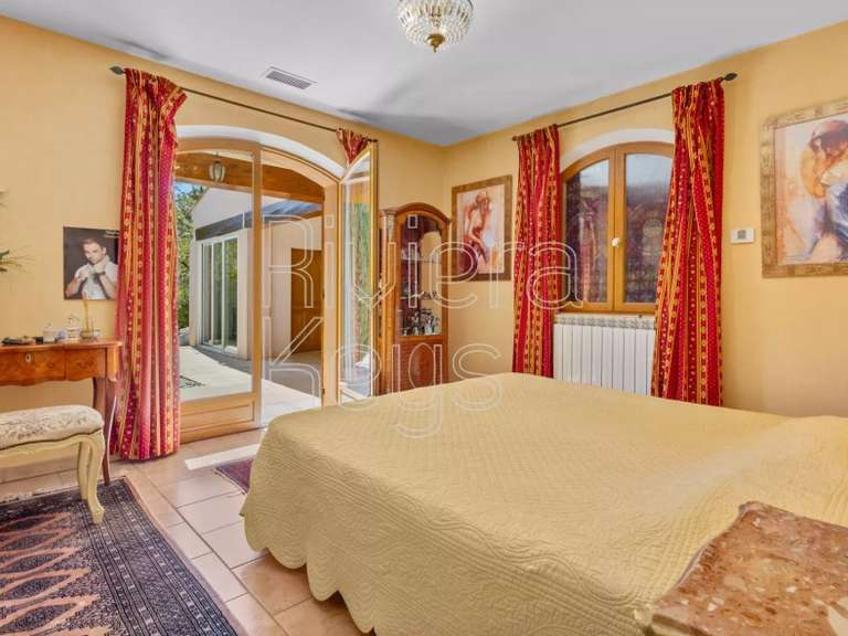 House Saint-Paul-en-Forêt - 261m²