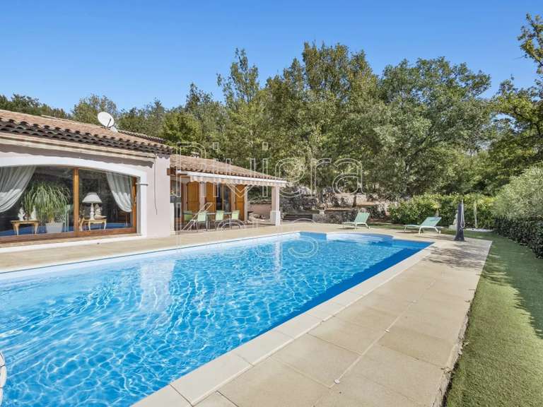 House Saint-Paul-en-Forêt - 261m²