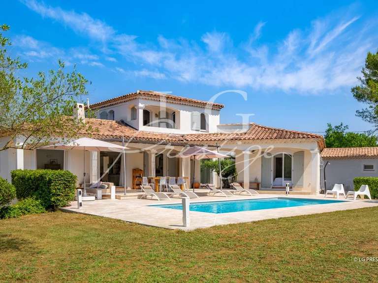 Maison Saint-Paul-en-Forêt - 5 chambres - 200m²