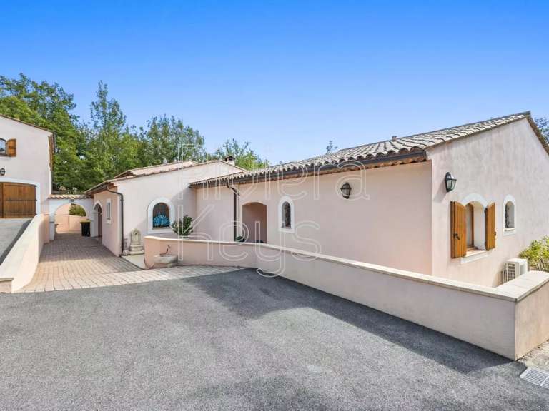 Maison Saint-Paul-en-Forêt - 261m²