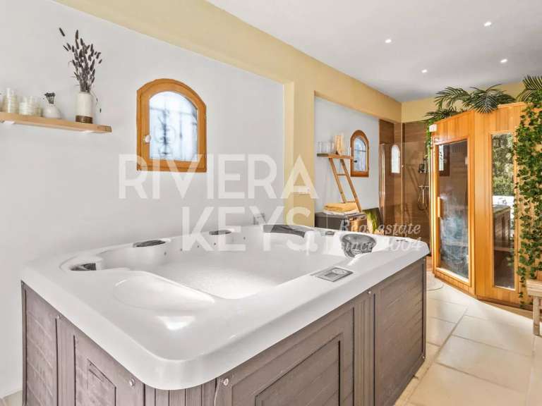 Maison Saint-Paul-en-Forêt - 261m²