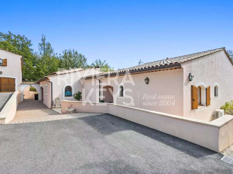 Maison Saint-Paul-en-Forêt - 261m²