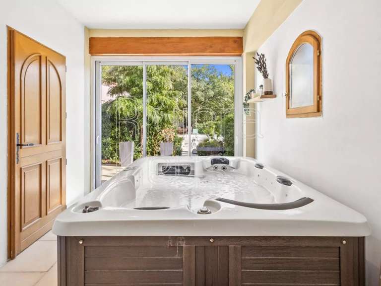 Maison Saint-Paul-en-Forêt - 261m²