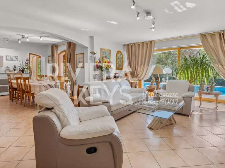 Maison Saint-Paul-en-Forêt - 261m²