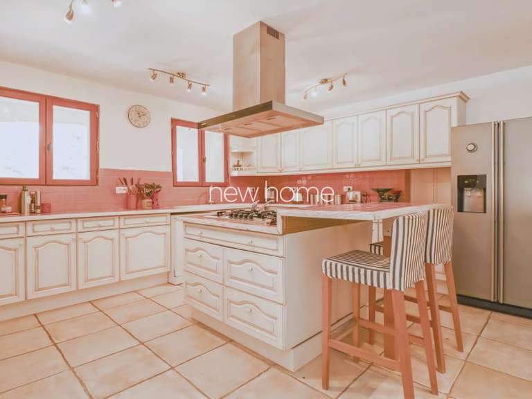 Maison Saint-Paul-en-Forêt - 4 chambres - 190m²