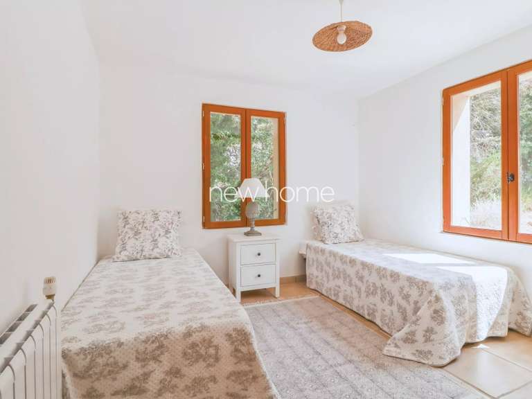 Maison Saint-Paul-en-Forêt - 4 chambres - 190m²