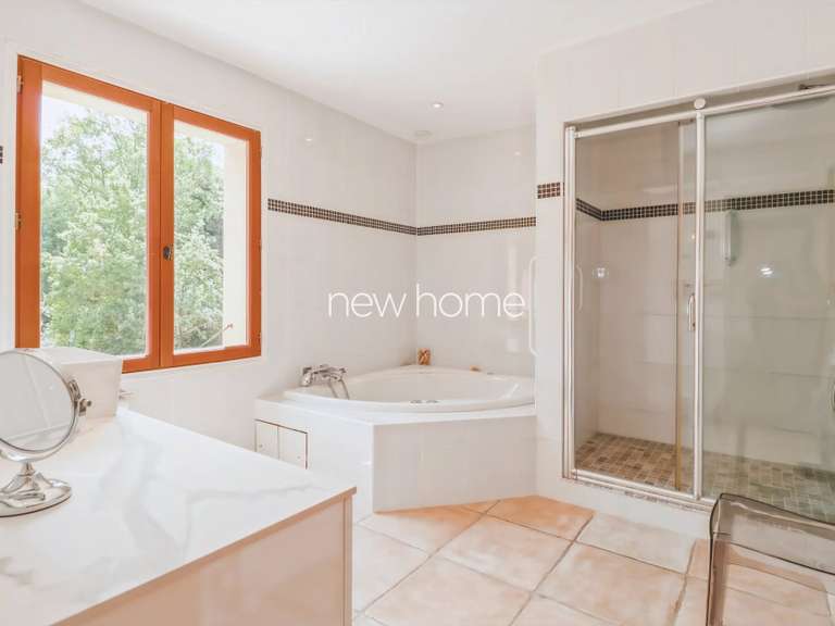 Maison Saint-Paul-en-Forêt - 4 chambres - 190m²