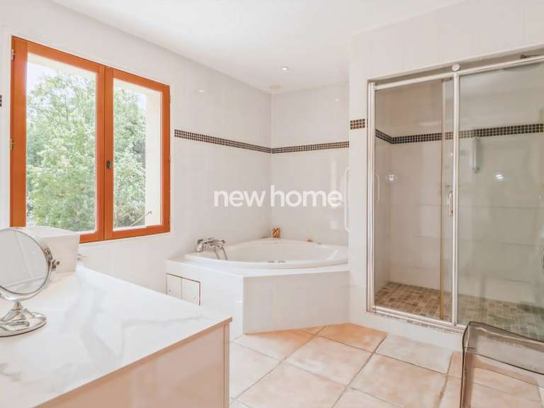 Maison Saint-Paul-en-Forêt - 4 chambres - 190m²