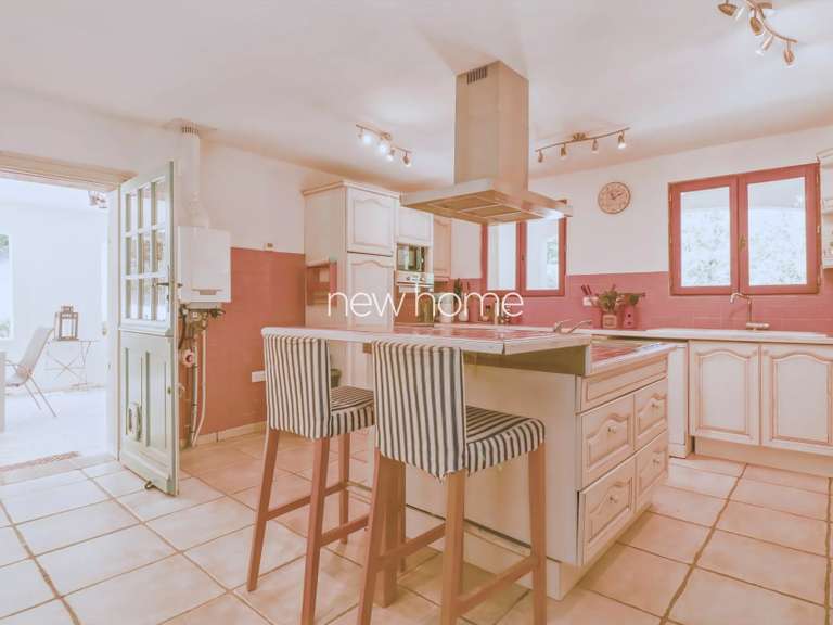 Maison Saint-Paul-en-Forêt - 4 chambres - 190m²