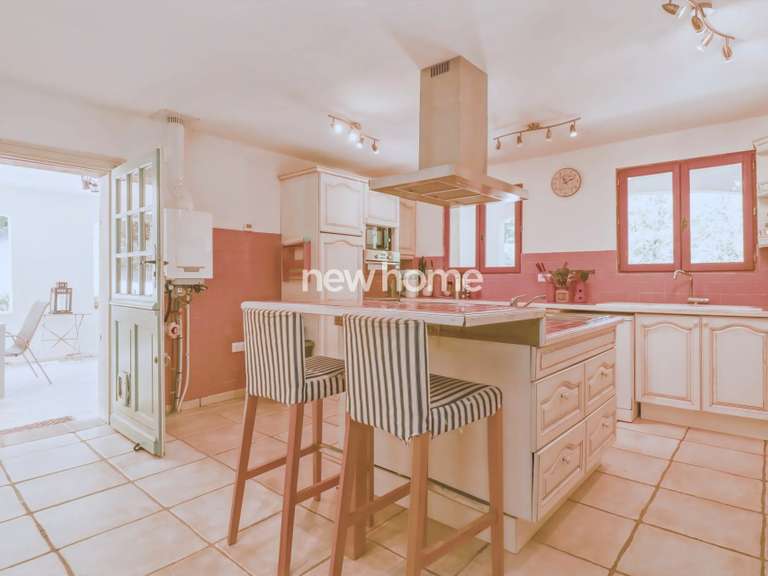 Maison Saint-Paul-en-Forêt - 4 chambres - 190m²