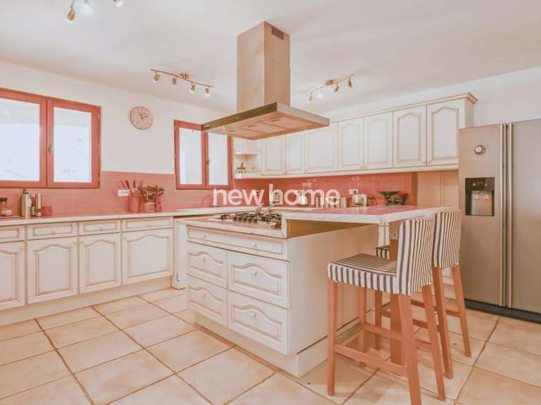 Maison Saint-Paul-en-Forêt - 4 chambres - 190m²