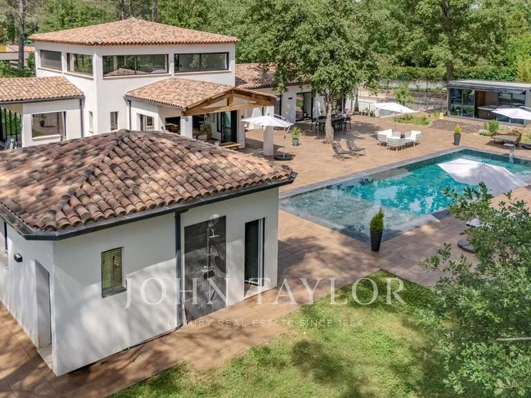 Maison Saint-Paul-en-Forêt - 6 chambres - 543m²