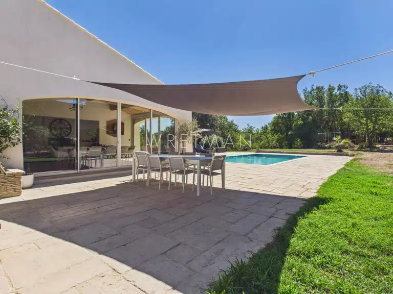 Maison Saint-Paul-en-Forêt - 3 chambres - 250m²