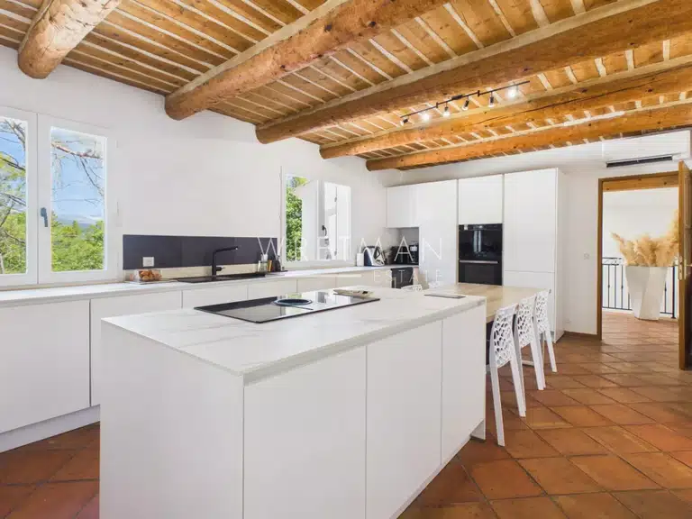 Maison Saint-Paul-en-Forêt - 3 chambres - 250m²