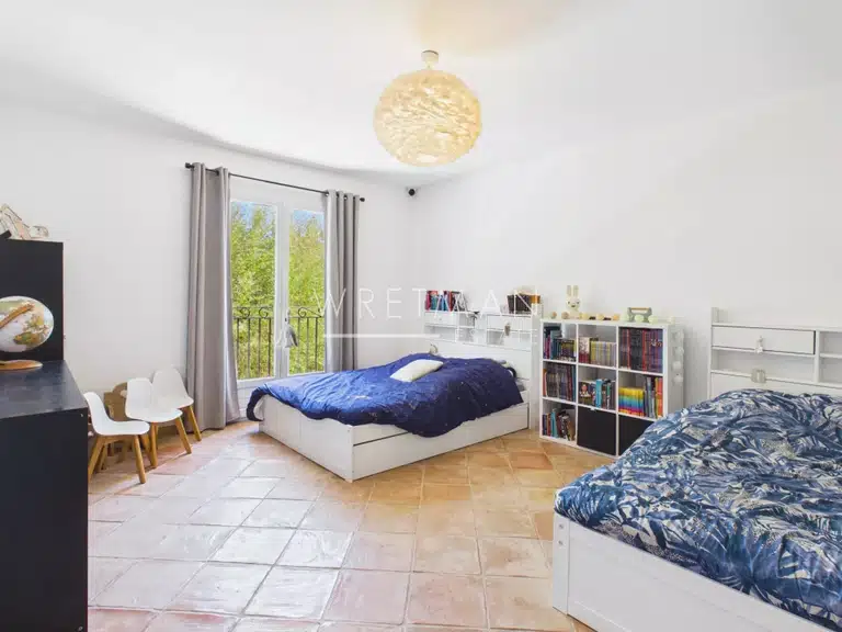 Maison Saint-Paul-en-Forêt - 3 chambres - 250m²