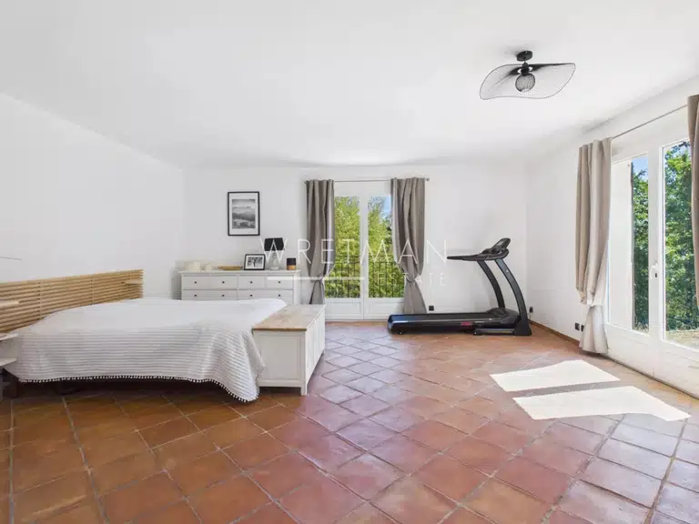Maison Saint-Paul-en-Forêt - 3 chambres - 250m²