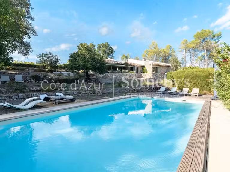 House Saint-Paul-en-Forêt - 5 bedrooms - 200m²