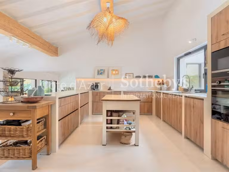 House Saint-Paul-en-Forêt - 5 bedrooms - 200m²
