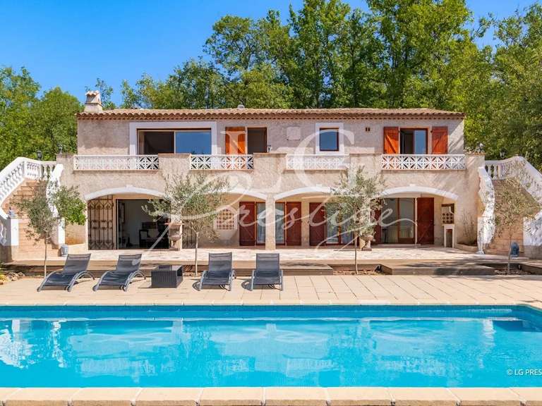 Villa Saint-Paul-en-Forêt - 5 bedrooms - 257m²