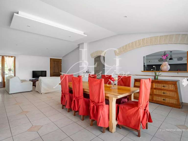 Villa Saint-Paul-en-Forêt - 5 bedrooms - 257m²