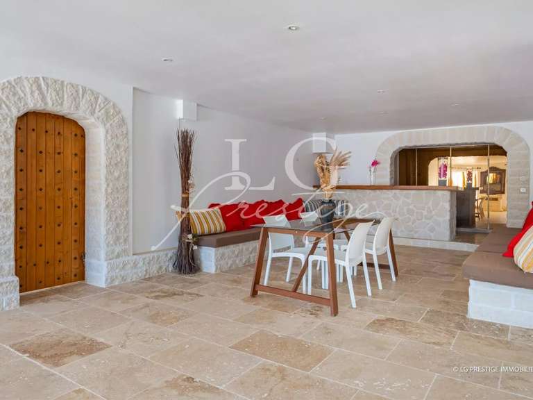 Villa Saint-Paul-en-Forêt - 5 bedrooms - 257m²