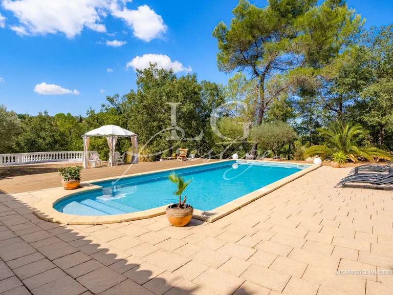 Villa Saint-Paul-en-Forêt - 5 bedrooms - 257m²