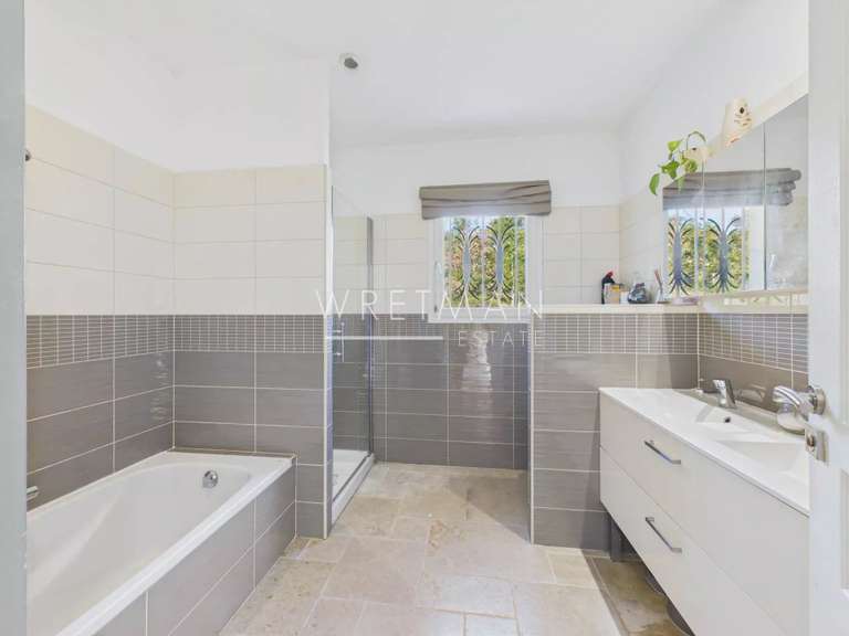 Villa Saint-Paul-en-Forêt - 5 chambres - 250m²