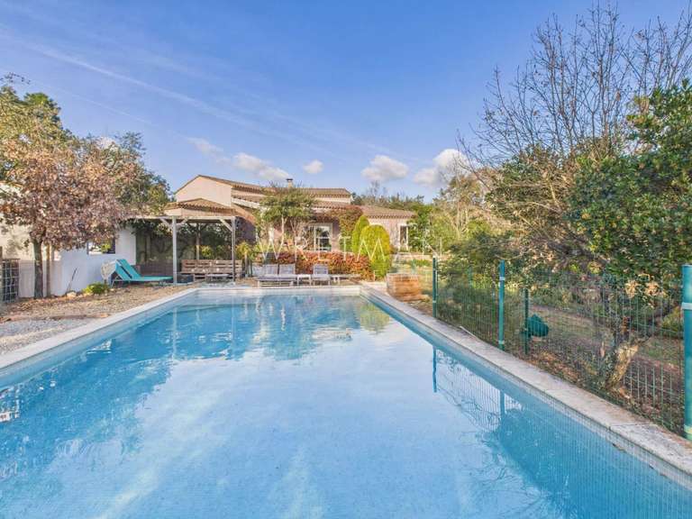 Villa Saint-Paul-en-Forêt - 5 chambres - 250m²