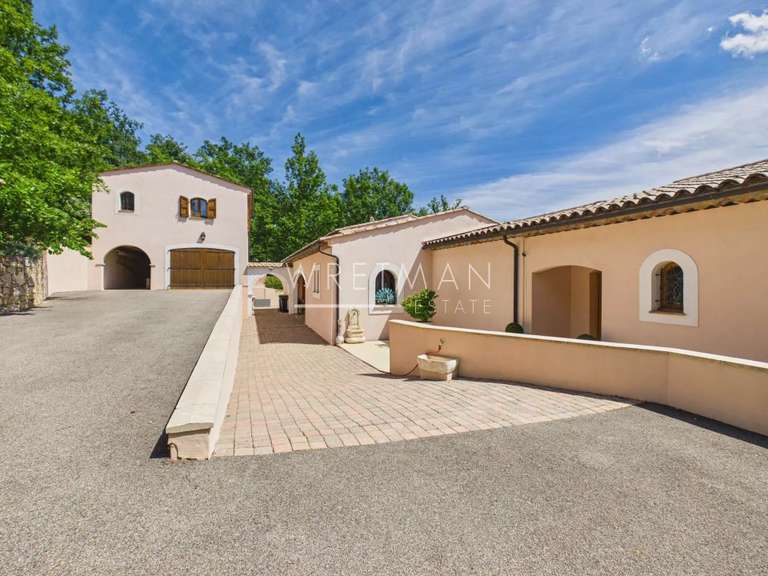 Villa Saint-Paul-en-Forêt - 7 chambres - 266m²